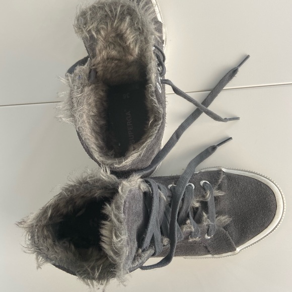 Boots - Picture 4 of 5